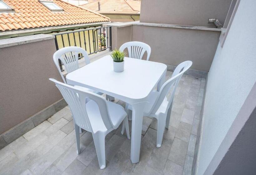 آپارتمان 1 خوابه با بالکن, Rimini Bay Suites & Residence