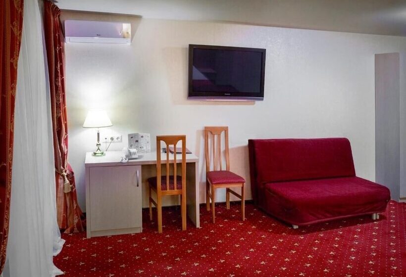 스탠다드 스튜디오, Amaks Hotel Rossia