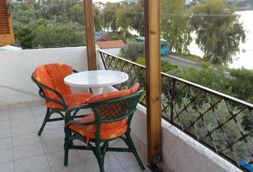 スタンダードルーム, Azalea