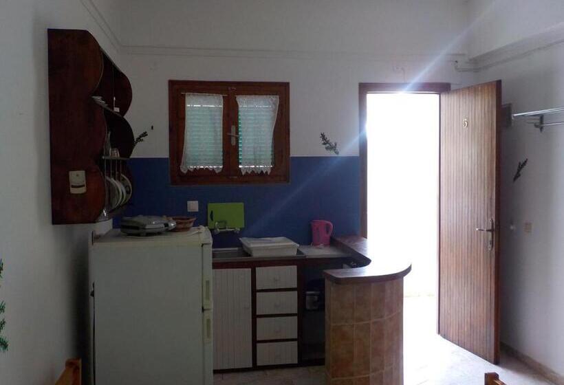 家族用アパートメント, Azalea