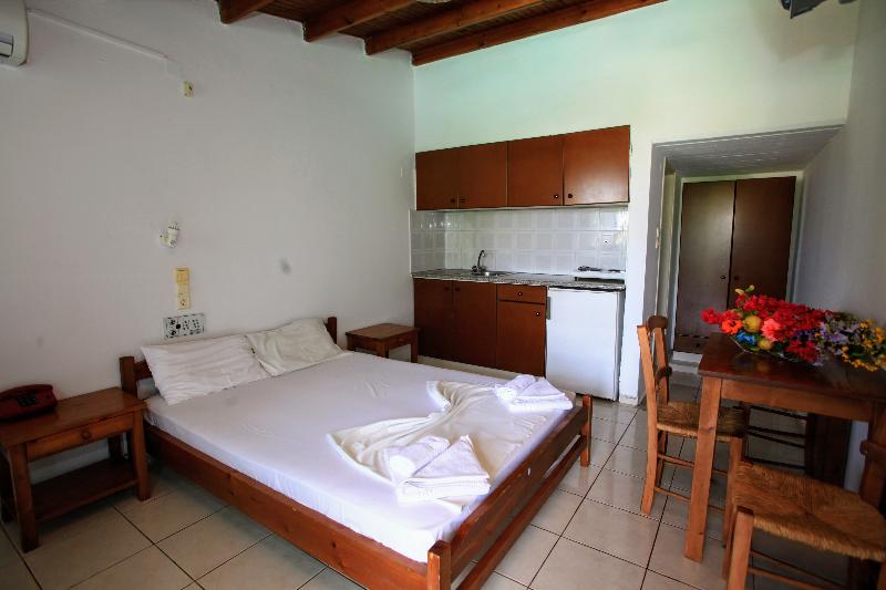 إستوديو قياسى, Anatoli Apartments