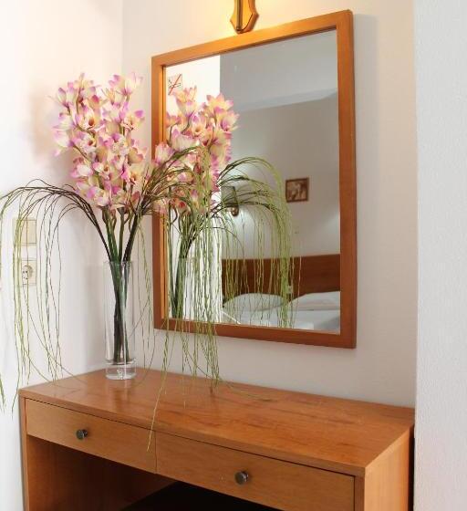 Studio Standard Vue Jardin, Elarin Studios & Apartments