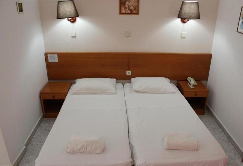 Studio Standard Vue Jardin, Elarin Studios & Apartments