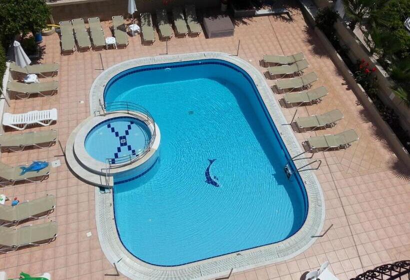 Studio Standard, Elarin Studios & Apartments