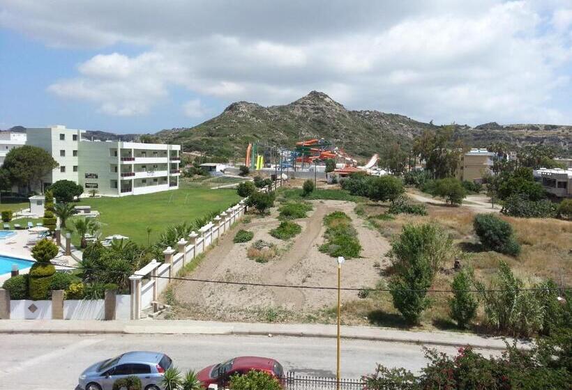 Escritório Estándar, Elarin Studios & Apartments
