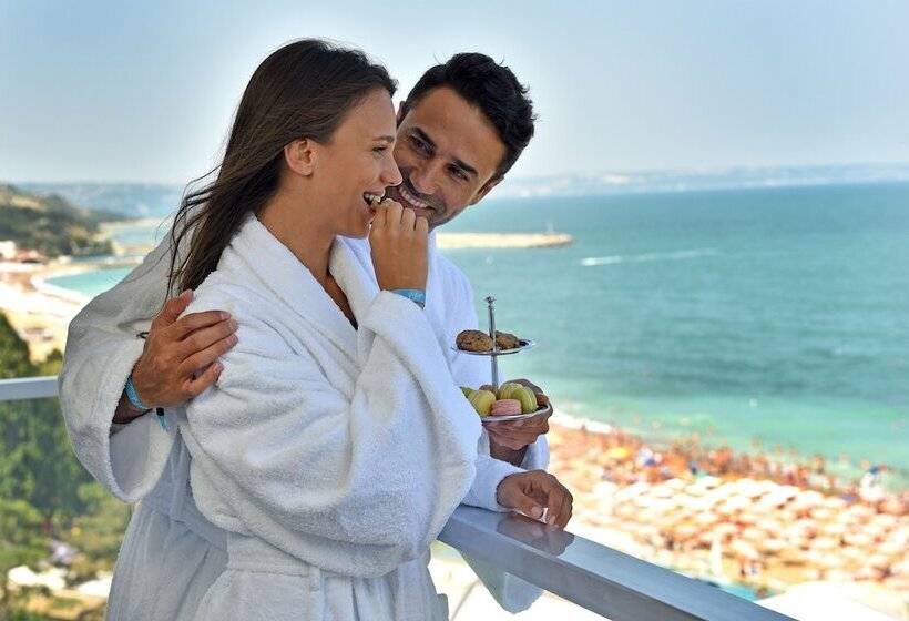 اتاق اساندارد با چشم‌انداز جانبی به دریا, Grifid Metropol Hotel   Premium All Inclusive & Private Beach   Adults Only