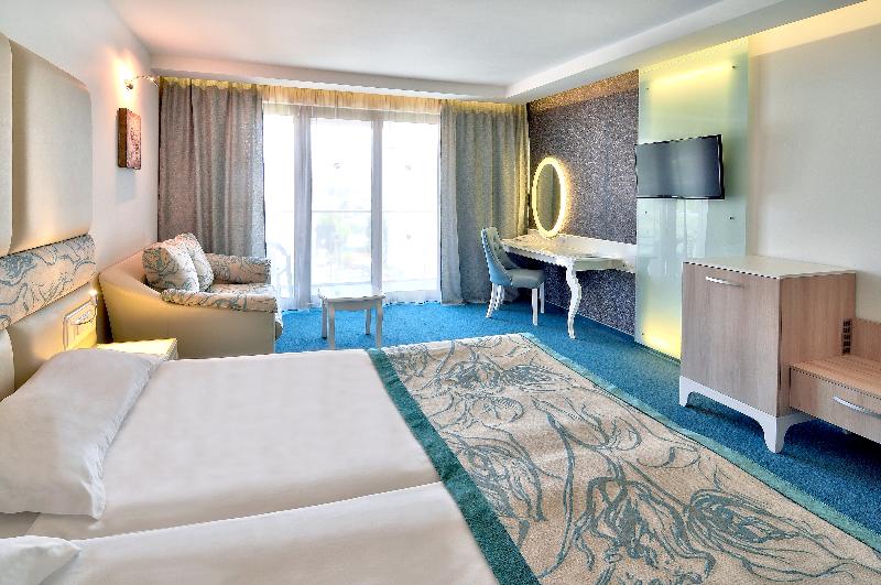 غرفة قياسية إطلالة جانبية علي البحر, Grifid Metropol Hotel Premium All Inclusive & Private Beach Adults Only