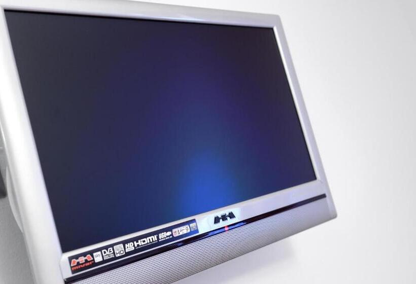 标准三人间, Al Corso