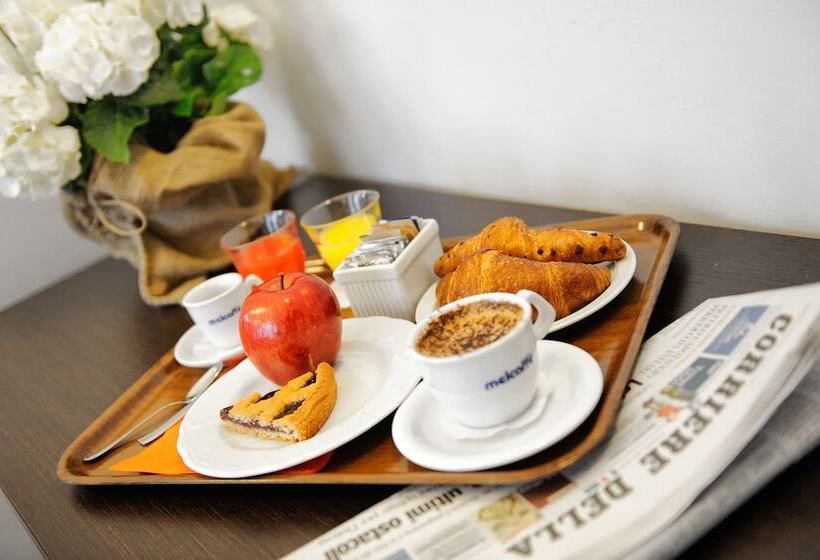 标准三人间, Al Corso