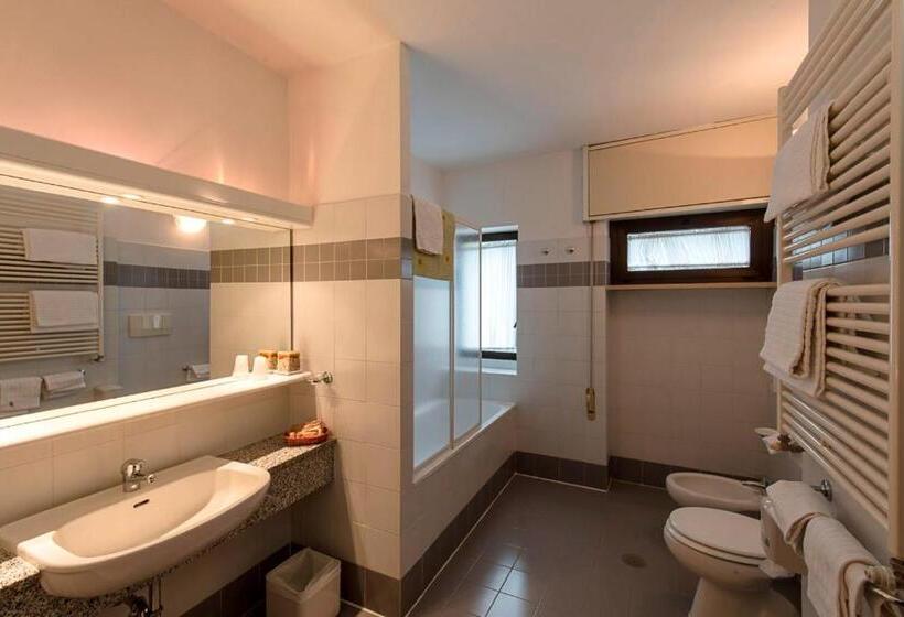 컴포트 싱글 룸, Cipriani Park