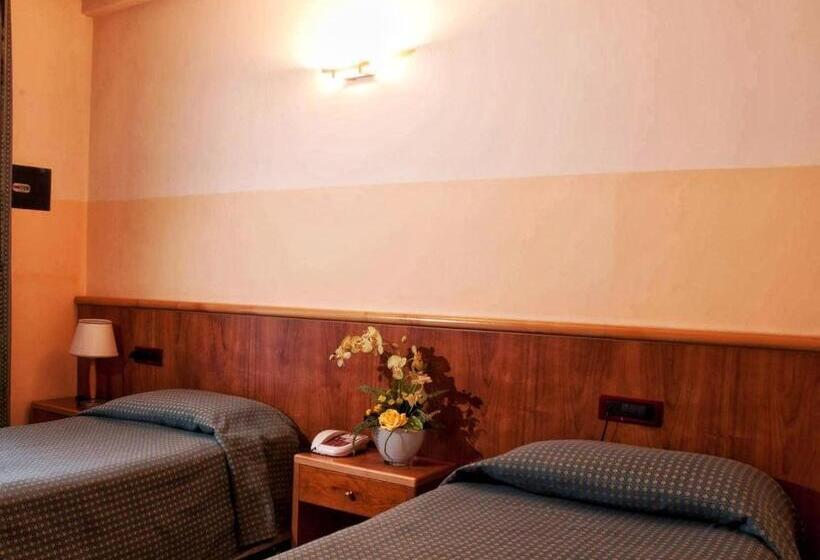 이코노미 룸, Cipriani Park