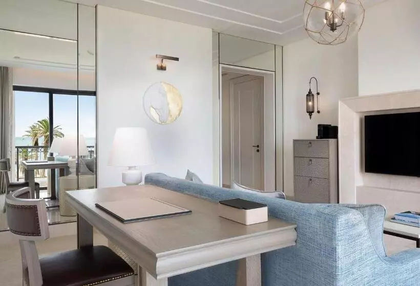 سوئیت با تخت بزرگ, The St. Regis La Bahia Blanca Resort   Tamuda Bay