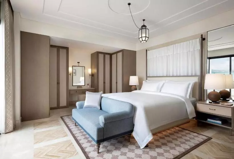 سوئیت با تخت بزرگ, The St. Regis La Bahia Blanca Resort   Tamuda Bay