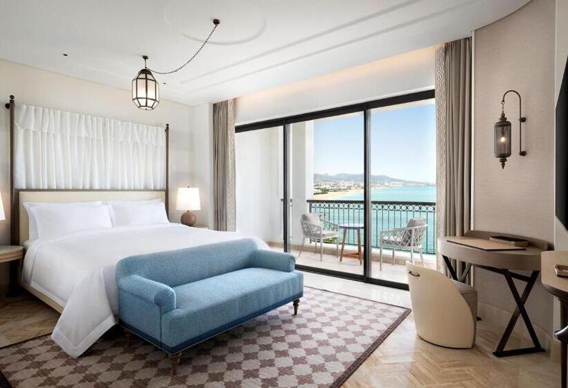디럭스 스위트 킹 침대, The St. Regis La Bahia Blanca Resort   Tamuda Bay