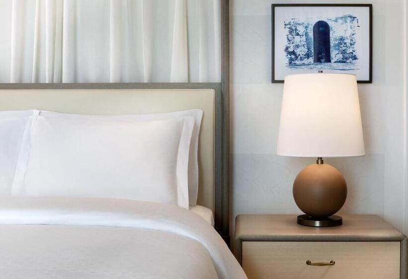 디럭스 룸 킹사이즈 침대, The St. Regis La Bahia Blanca Resort   Tamuda Bay