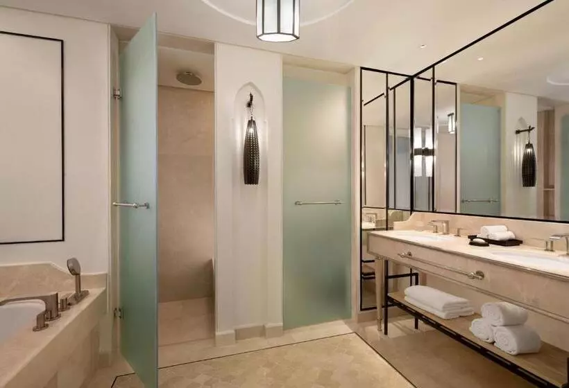 اتاق سوپریور با چشم‌انداز دریا و بالکن, The St. Regis La Bahia Blanca Resort   Tamuda Bay