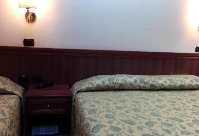 חדר סטנדרט לשלושה, Corte Degli Estensi