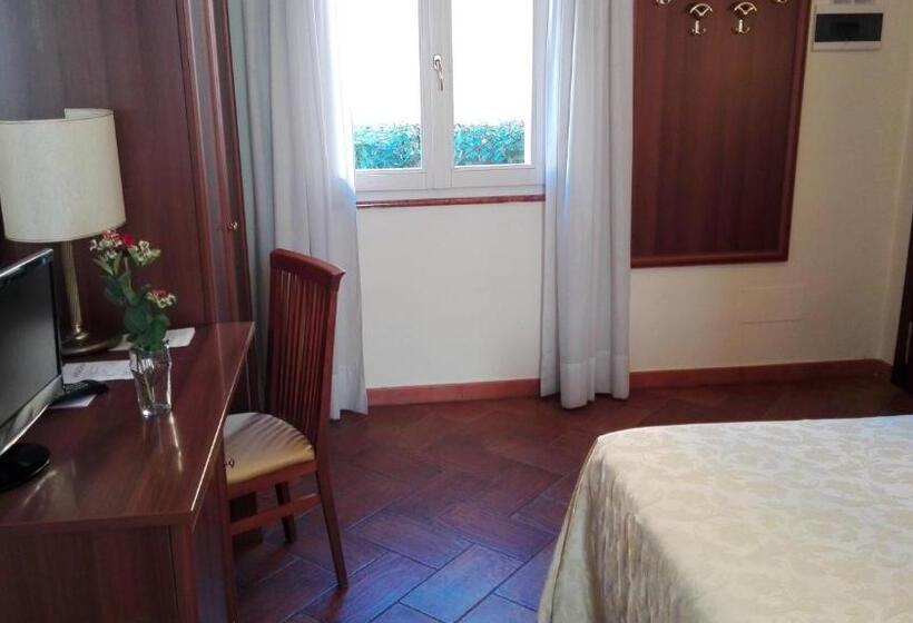 Номер Стандарт, Corte Degli Estensi