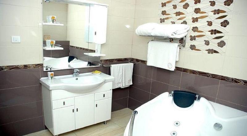 سوییت جونیور, Dar El Aaz