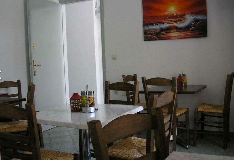 Chambre Standard, Finikas Santorini