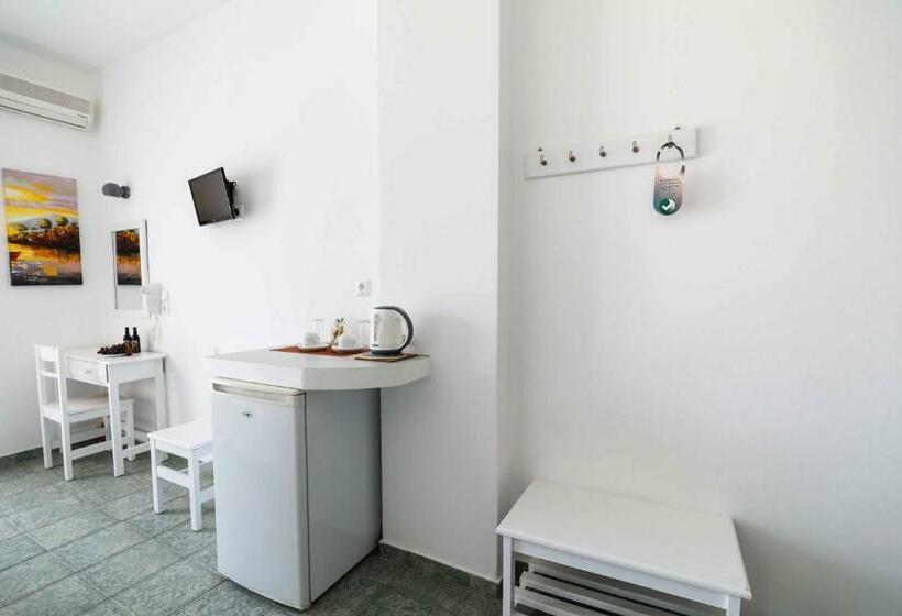 Chambre Standard, Finikas Santorini