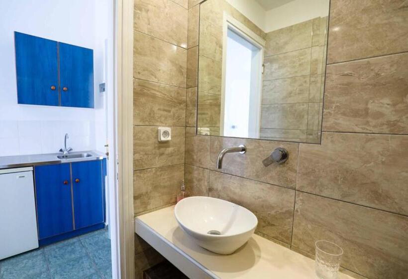 Chambre Standard, Finikas Santorini