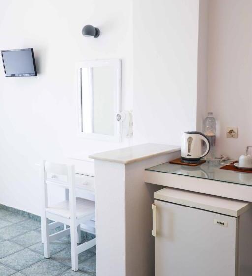 Chambre Standard, Finikas Santorini