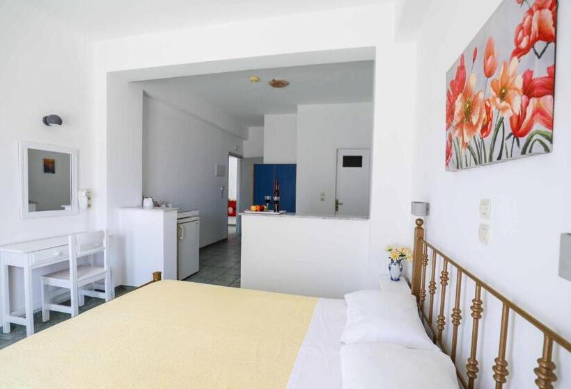 Chambre Standard, Finikas Santorini
