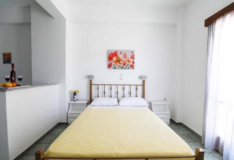 Chambre Standard, Finikas Santorini