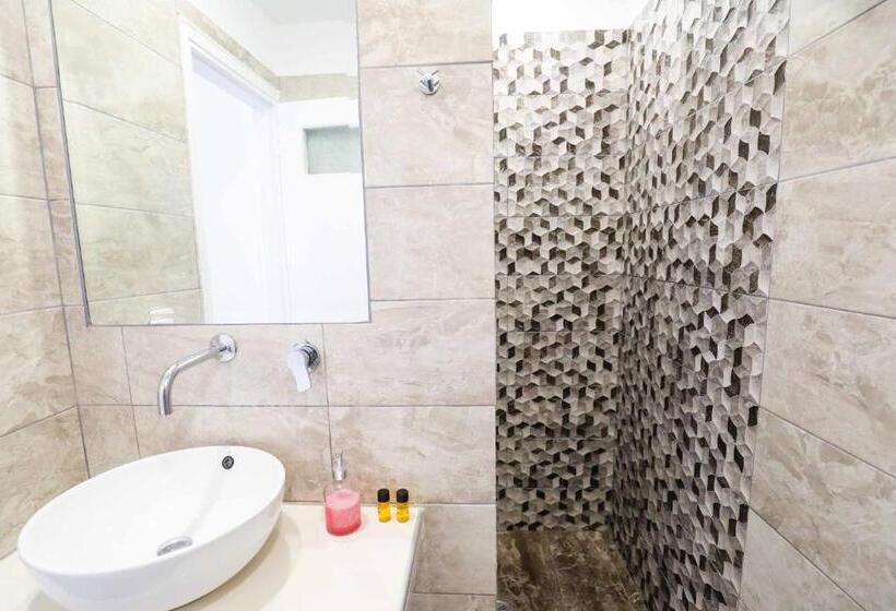 Chambre Triple Standard, Finikas Santorini