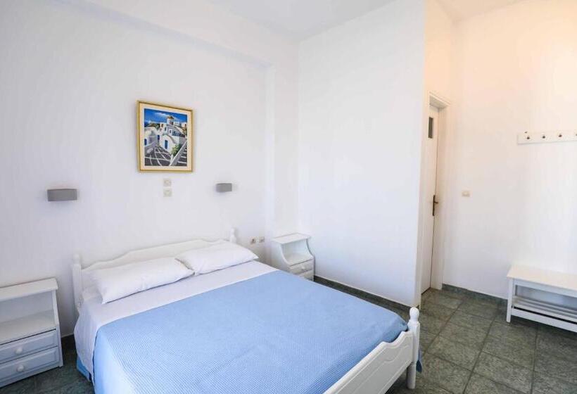 Chambre Familiale, Finikas Santorini