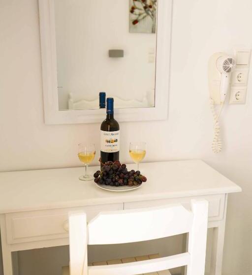 Studio Standard Vue Jardin, Finikas Santorini