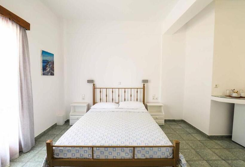 Chambre Standard, Finikas Santorini