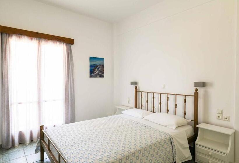 Chambre Standard, Finikas Santorini
