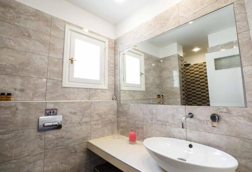 Chambre Standard, Finikas Santorini