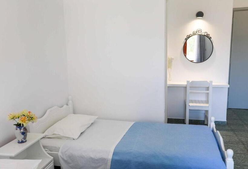 Chambre Triple Standard, Finikas Santorini