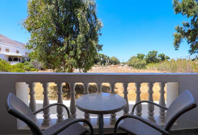 Chambre Triple Standard, Finikas Santorini