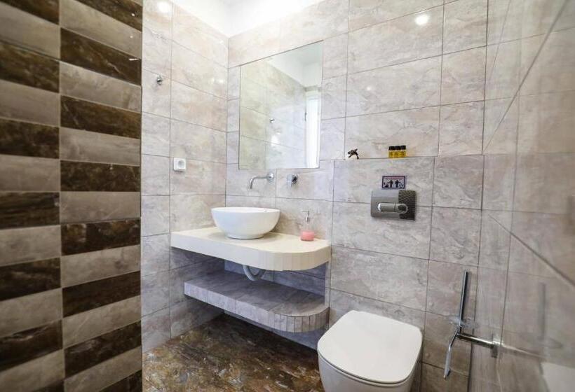 Chambre Triple Standard, Finikas Santorini