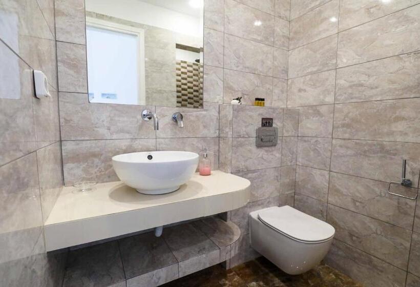 Chambre Triple Standard, Finikas Santorini