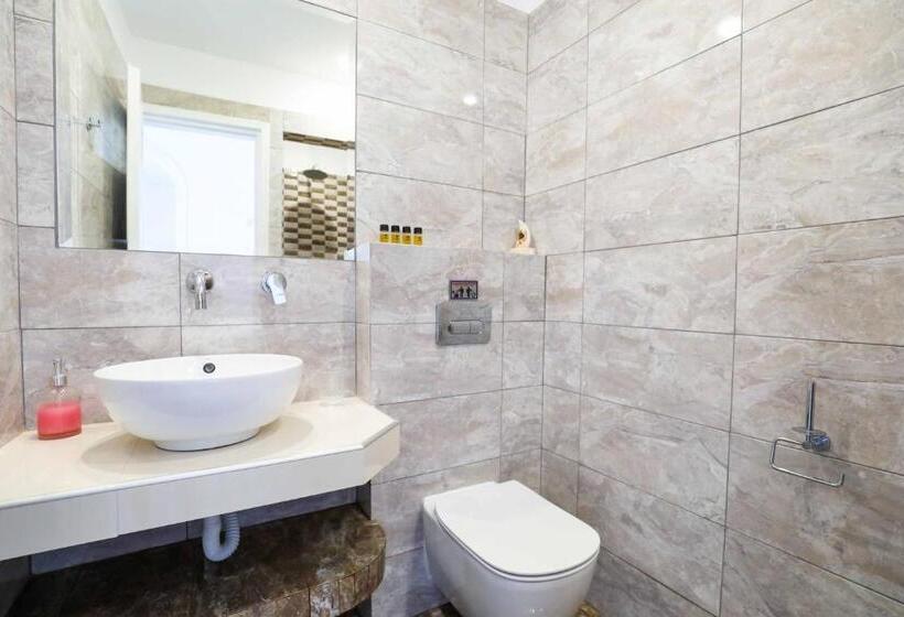 Chambre Familiale, Finikas Santorini