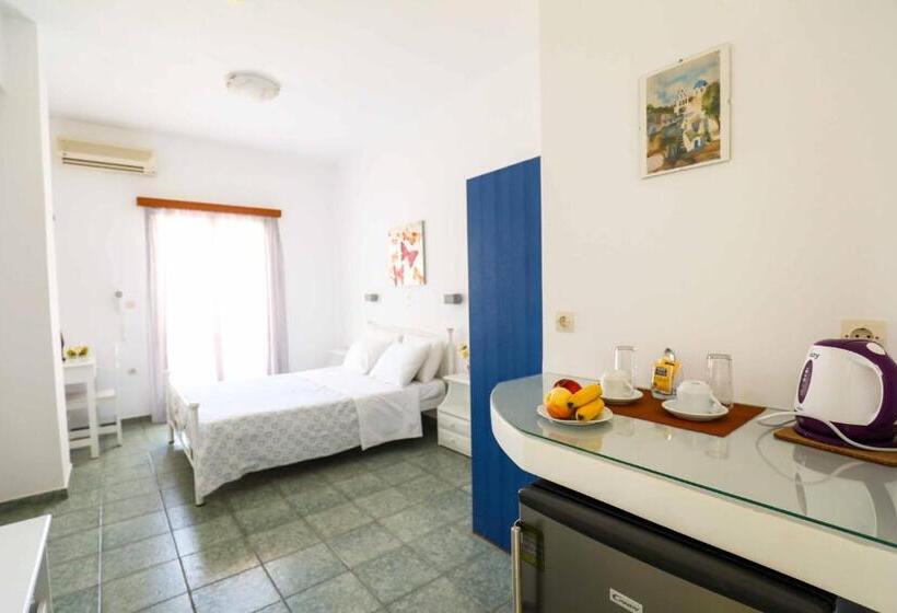 Chambre Standard, Finikas Santorini