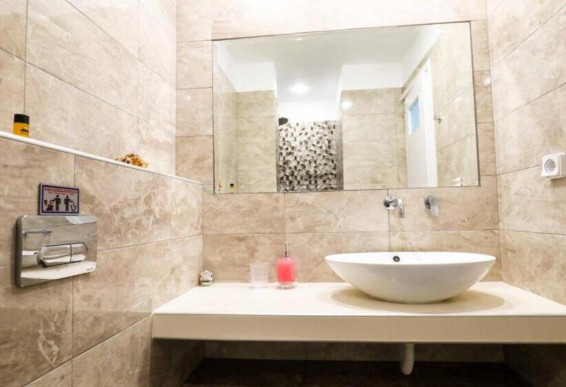 Chambre Standard, Finikas Santorini