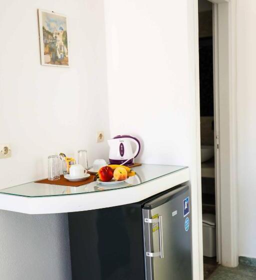 Chambre Standard, Finikas Santorini