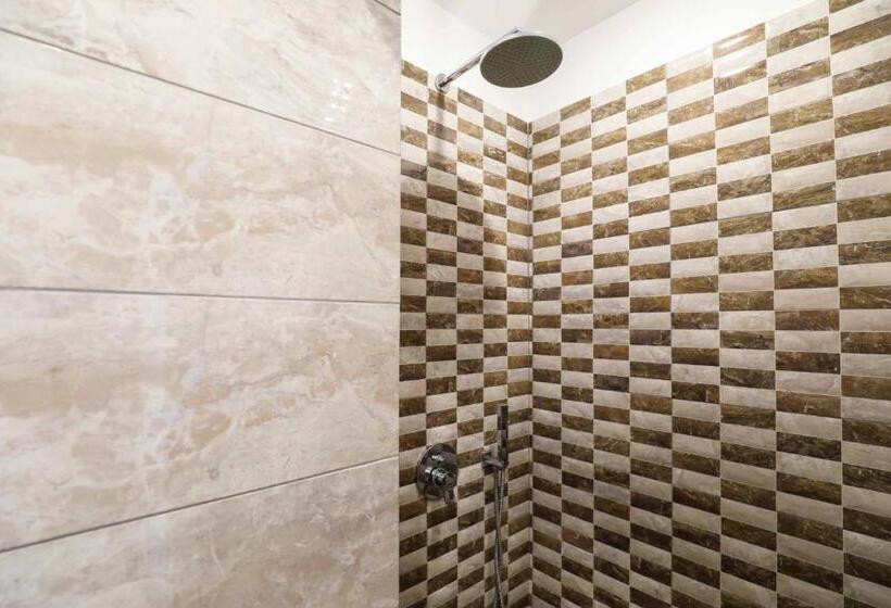 Chambre Triple Standard, Finikas Santorini