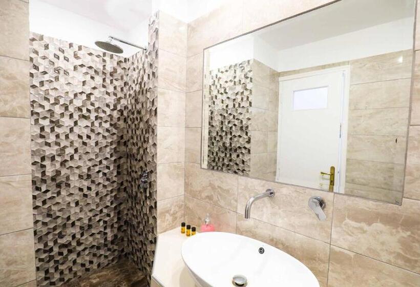 Chambre Triple Standard, Finikas Santorini