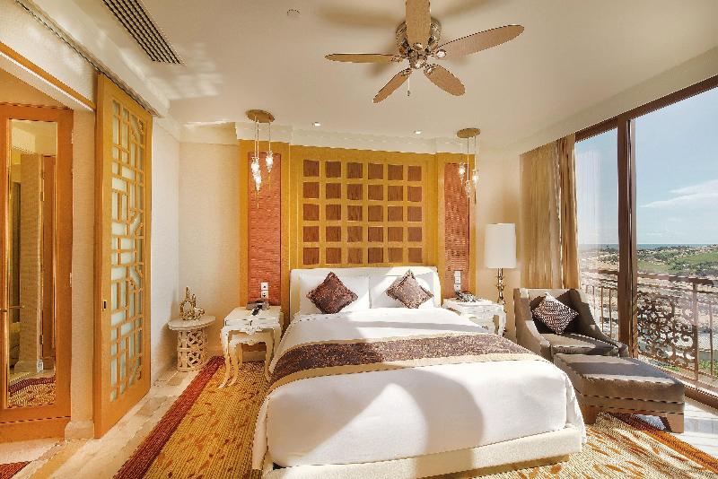 سوئیت با چشم‌انداز زمین گلف, Intercontinental Grand Ho Tram