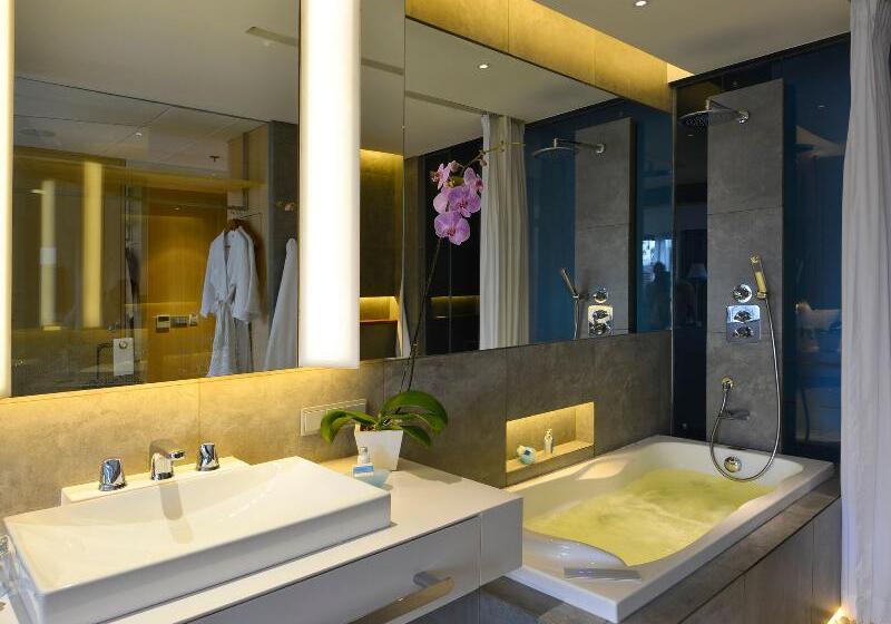 バスタブ付きデラックスルーム, Ize Seminyak By Lifestyleretreats