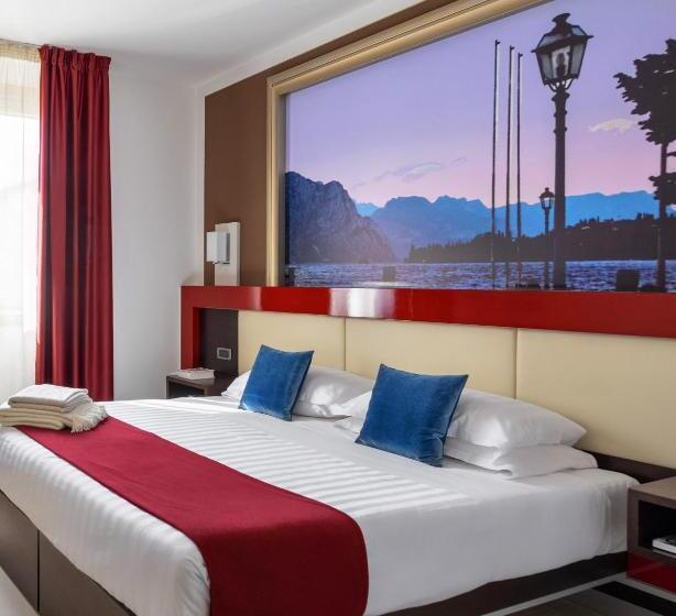 4인용 스탠다드 룸, Kairos Garda