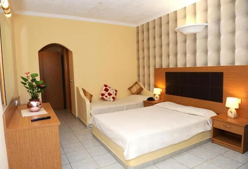 Chambre Triple Standard, Kalithea