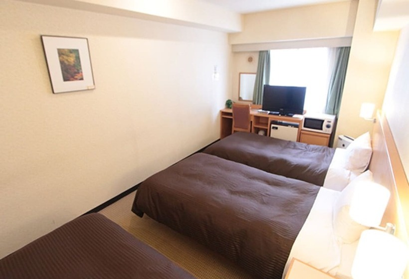 Habitació Triple Estàndard, Livemax Budget Yokohama Kannai